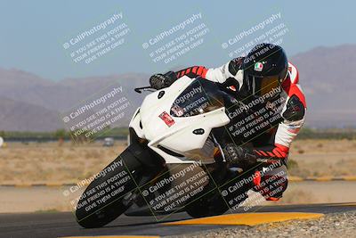 media/Oct-08-2022-SoCal Trackdays (Sat) [[1fc3beec89]]/Turn 9 Inside (10am)/